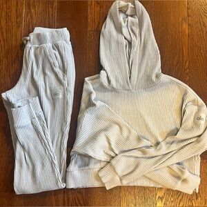 ALO Yoga Set - Muse Hoodie & Sweatpants Light Grey XS/XXS